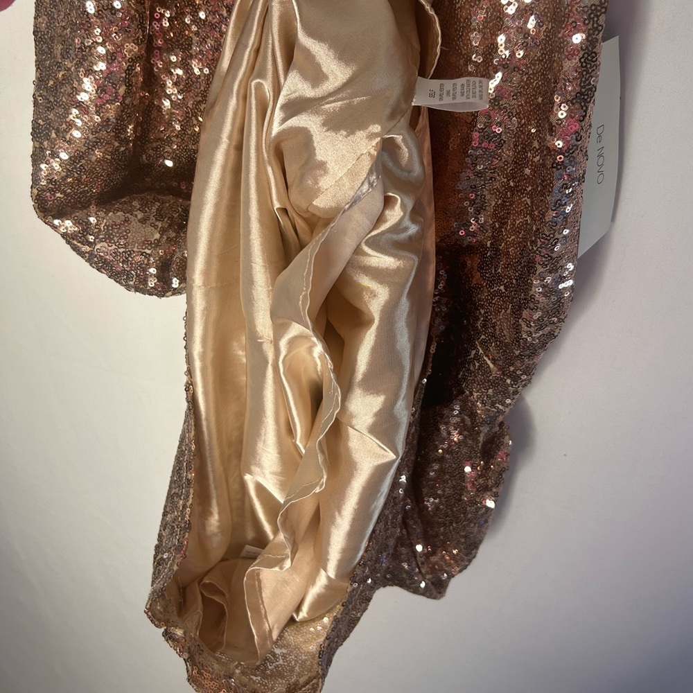 NWT De Novo Women’s Sequin Rose Gold Dress. Size M - Picture 11 of 16